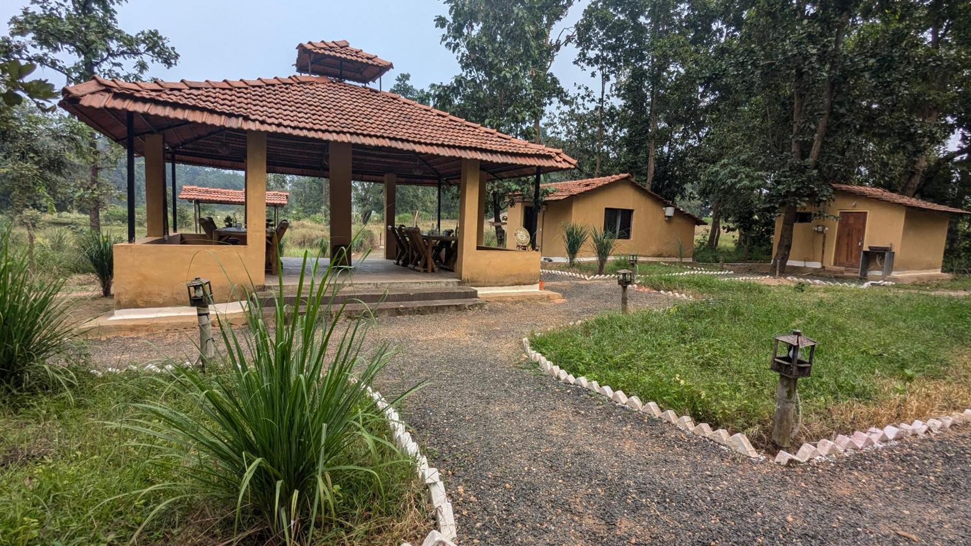 Athulyam Kanha, Kanha National Park, Mukki Gate Khapa  Bagian luar foto