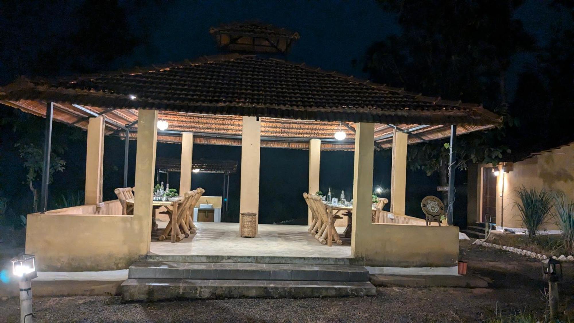 Athulyam Kanha, Kanha National Park, Mukki Gate Khapa  Bagian luar foto